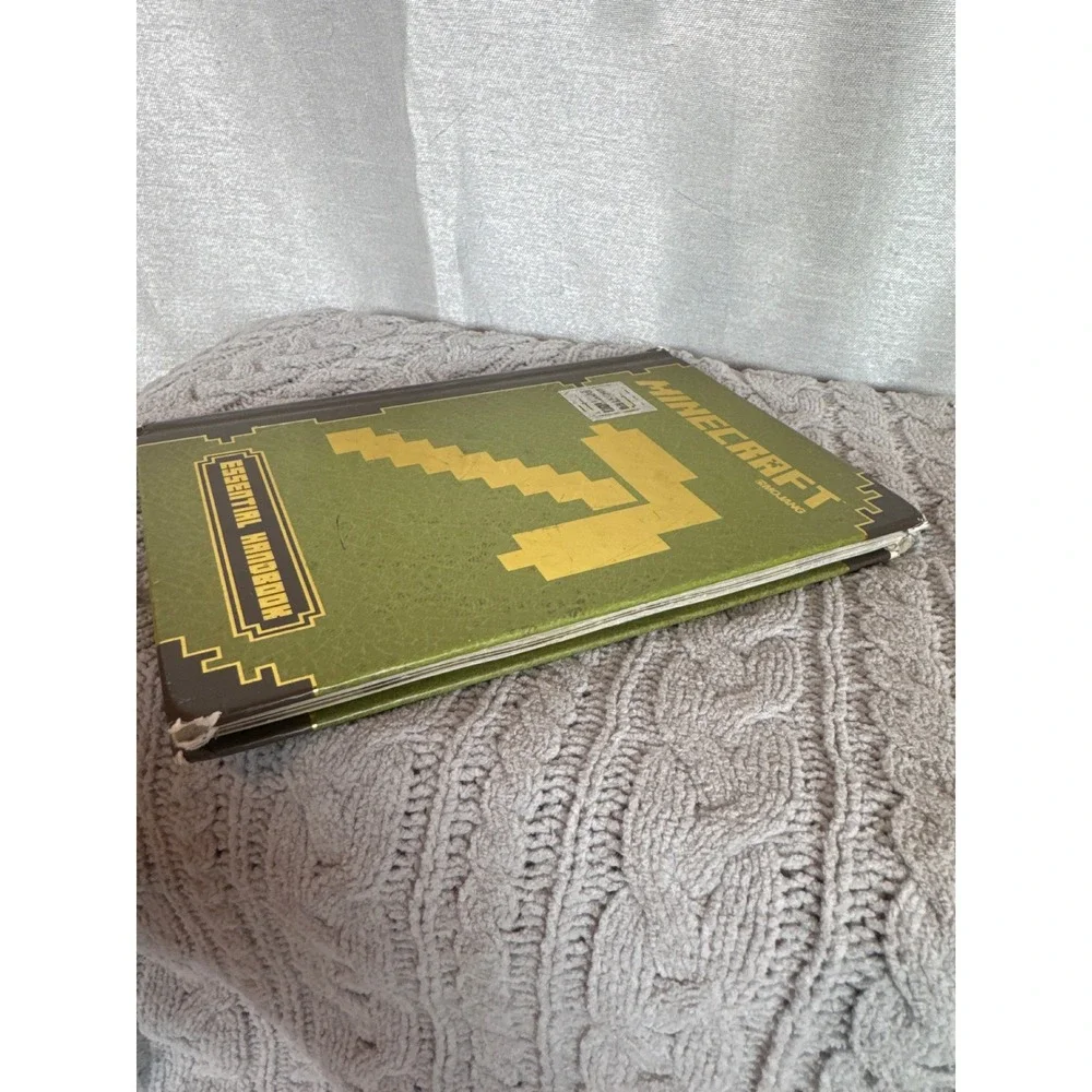 Minecraft Essential Handbook Combat Handbook and The‎ Lost Journals Book Set